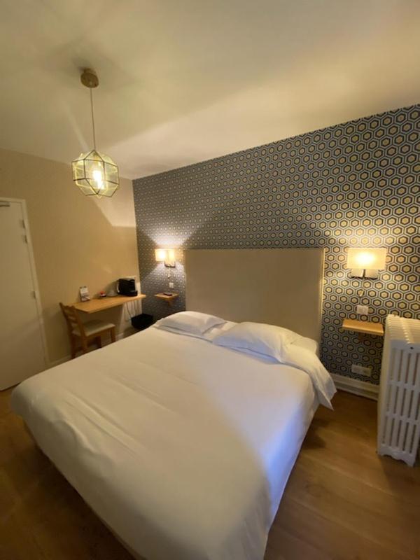 Hotel Le Central Boussac  Eksteriør bilde