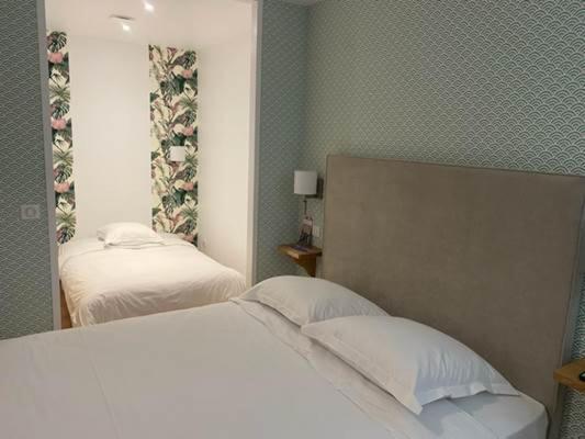 Hotel Le Central Boussac  Eksteriør bilde