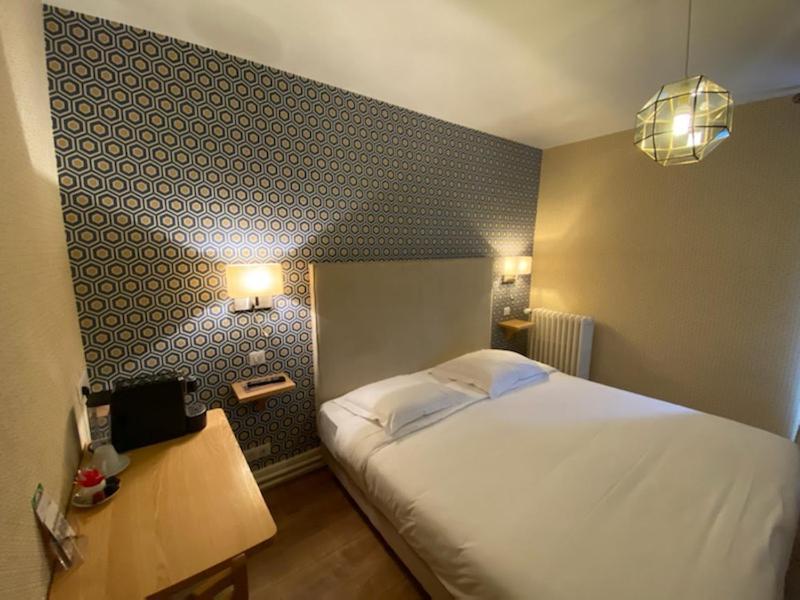 Hotel Le Central Boussac  Eksteriør bilde