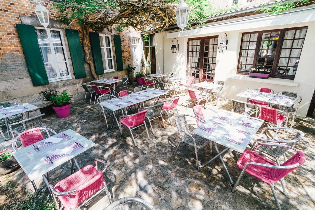 Hotel Le Central Boussac  Eksteriør bilde