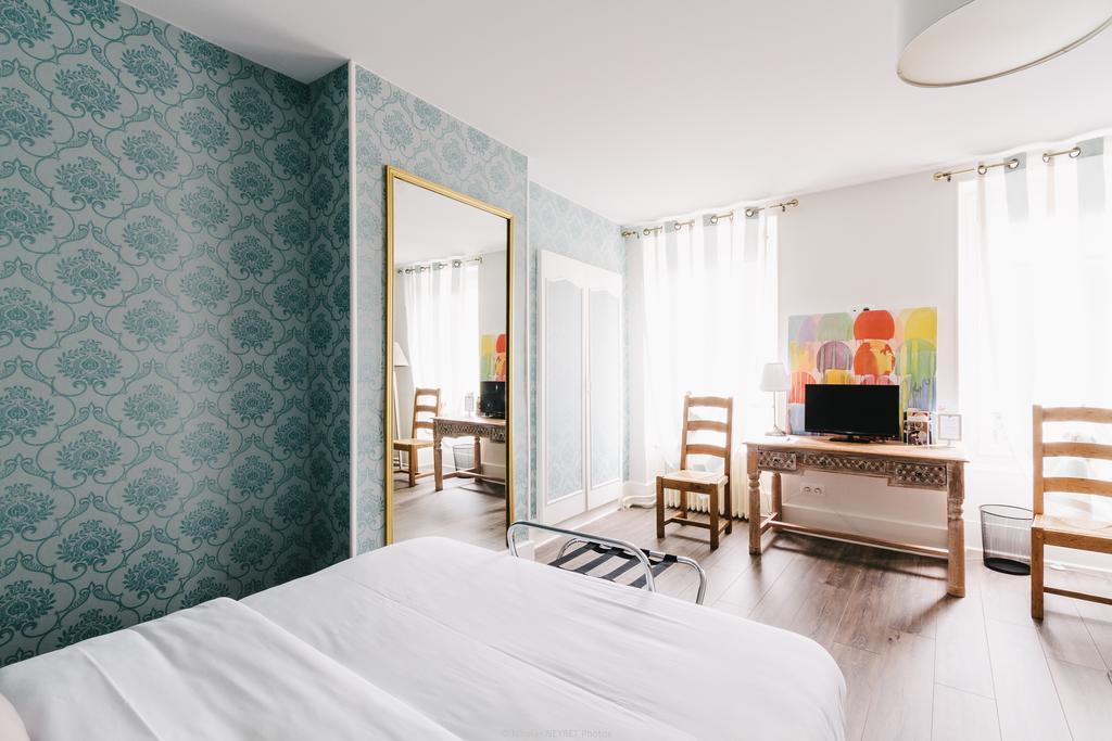 Hotel Le Central Boussac  Eksteriør bilde